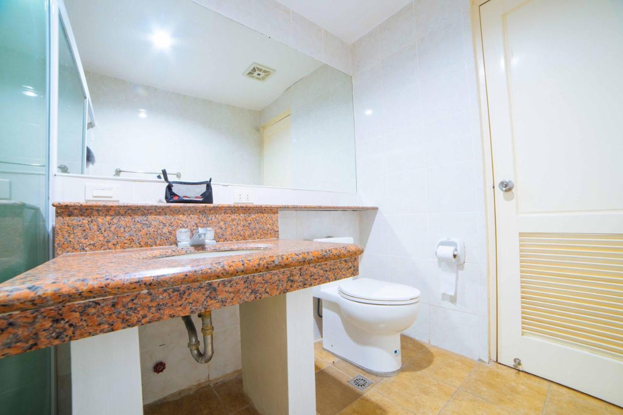 Reddoorz Premium @ Korea Town Angeles City Εξωτερικό φωτογραφία