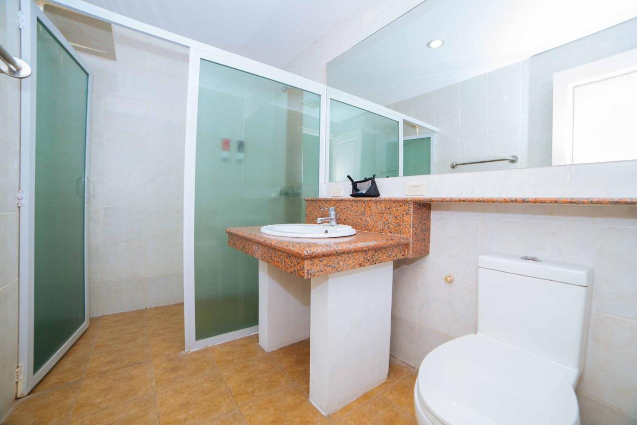 Reddoorz Premium @ Korea Town Angeles City Εξωτερικό φωτογραφία