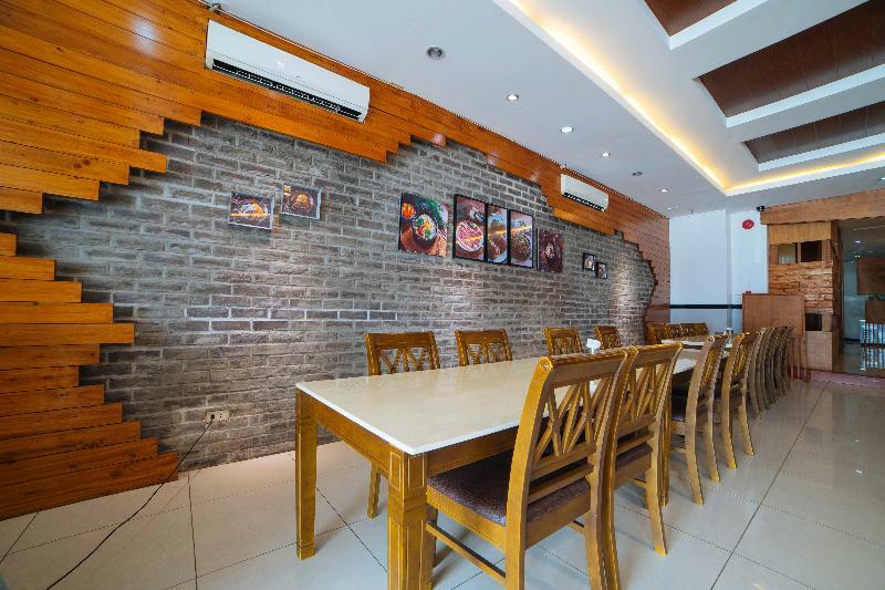 Reddoorz Premium @ Korea Town Angeles City Εξωτερικό φωτογραφία